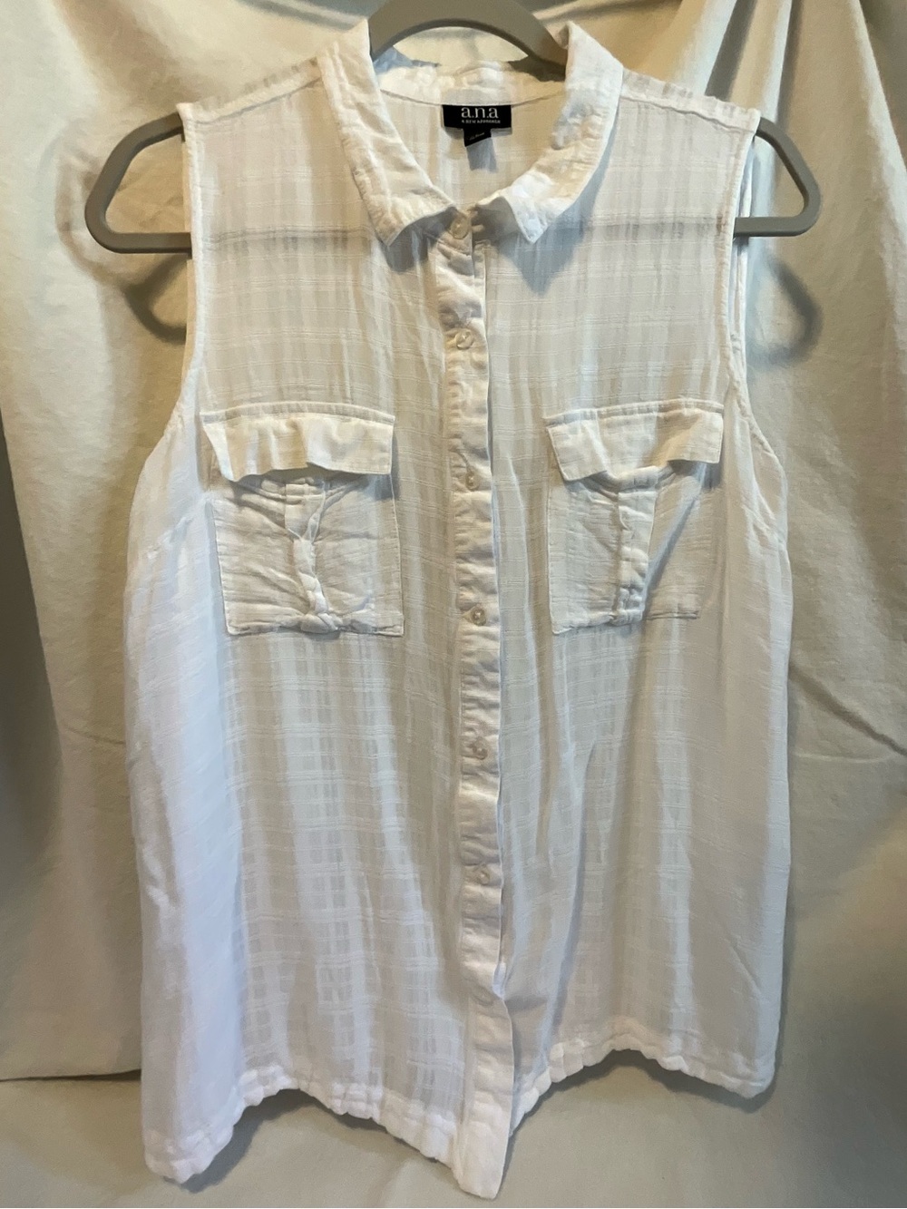 a.n.a White Short-Sleeve Button Front Shirt